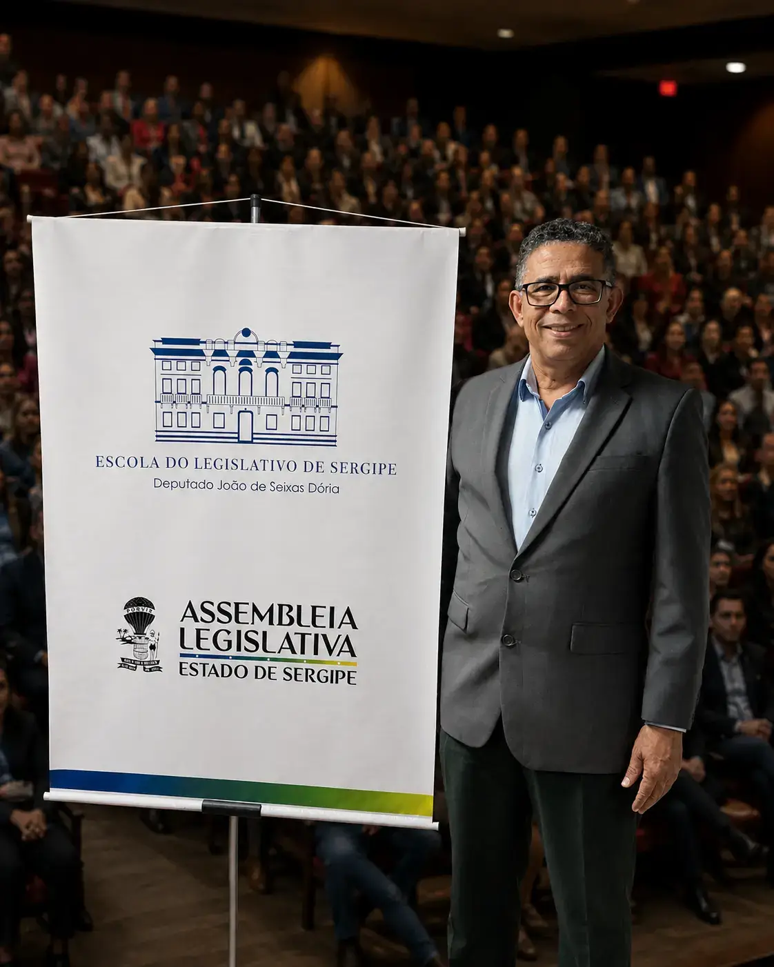 Prof. Carlos Ako em atividade formativa do curso de Inteligência Emocional
